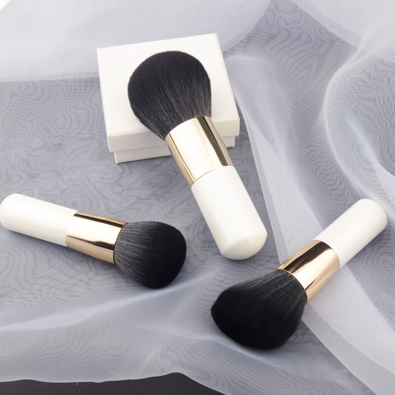 Přenosný základ Blush Brush